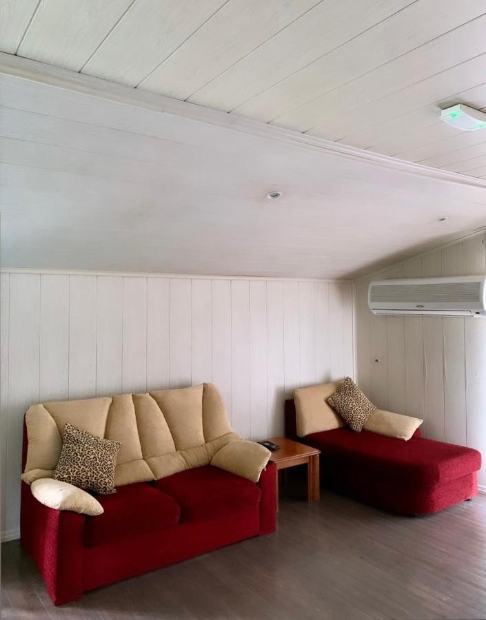 Nadia'S Beach House 佩弗卡里 外观 照片